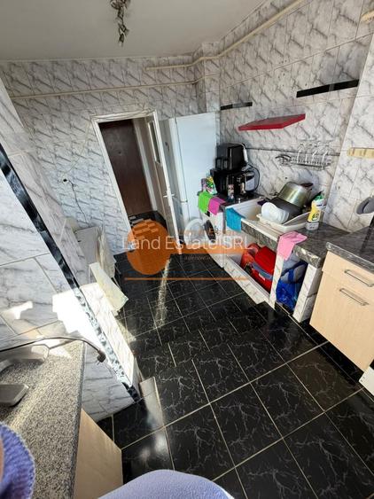 Apartament cu 3 camere in zona Giulesti - 9