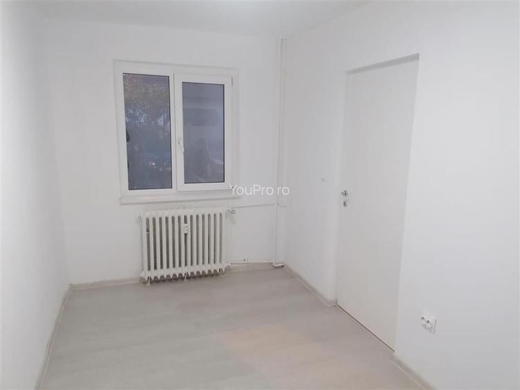Parter Renovat 2 camere Bulevardul Cetatii - 12
