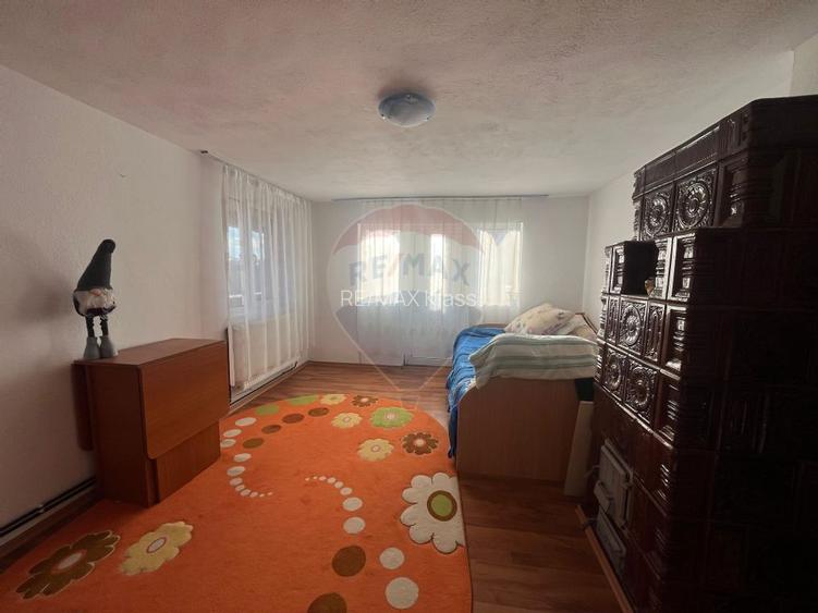 Casa cu 5 camere de vanzare in Priseaca 450 mp teren - 8