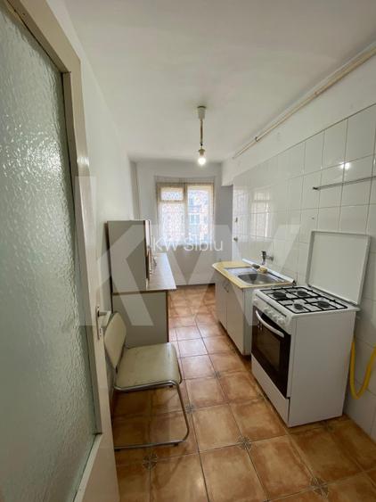 Apartament de vanzare 4 camere - 6