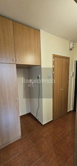 Garsoniera renovata 35 mp/ Metrou 1 decembrie la 3 minute - 3