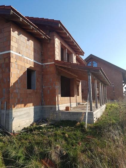 Vila la rosu - Sacalaz