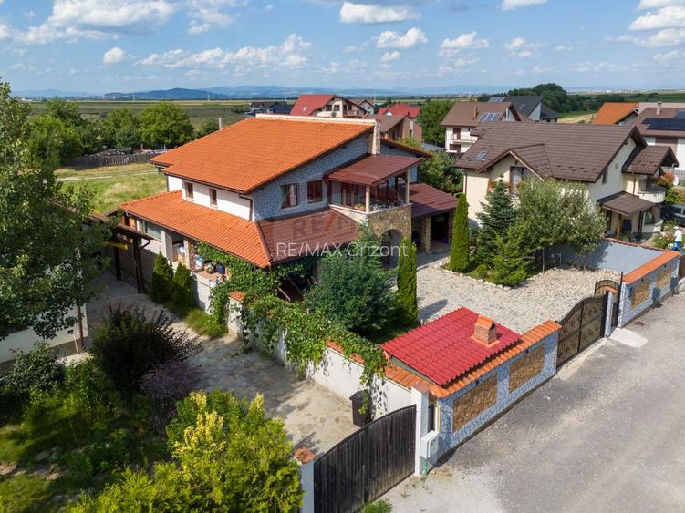 Conac, proprietate unica, in mijlocul naturii, Sacele! - 4