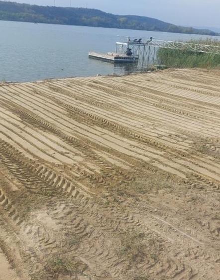 Teren de vânzare situat pe malul Dunării