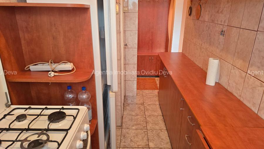 Vand apartament cu 2 camere in Deva, zona Sala Sporturilor in P-uri, etaj 3, - 5
