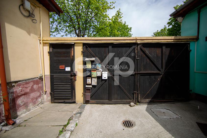 Corp de casă renovat, curte comună – Str. Lungă, Brașovul Vechi - 18