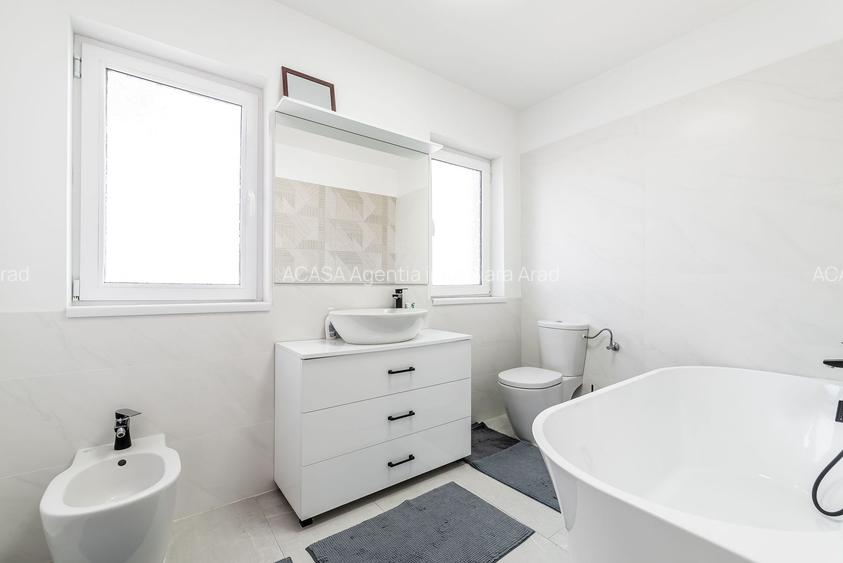 Doua case de vanzare la pret de una in Vladimirescu cartierul Florilor - 4