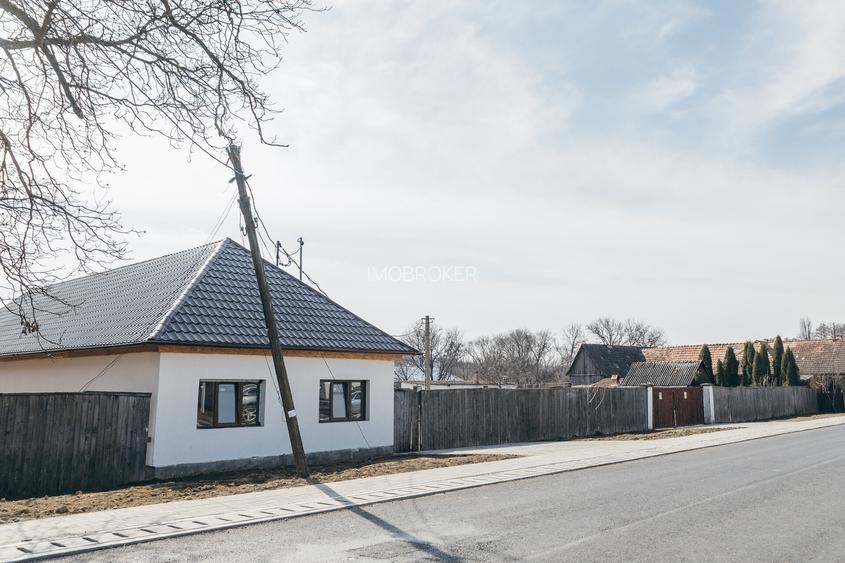 Inchiriez teren si cladiri in localitatea Betesti, judetul Harghita - 2