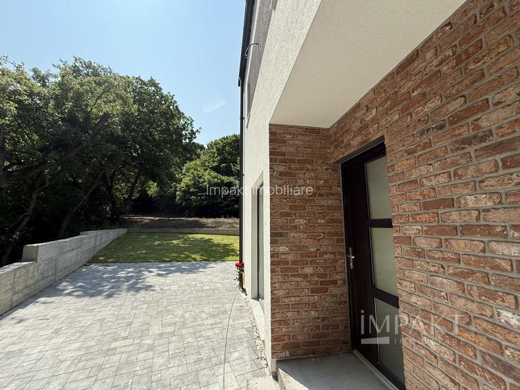 Case cuplate la liziera padurii , ideale pentru 2 familii ! - 6