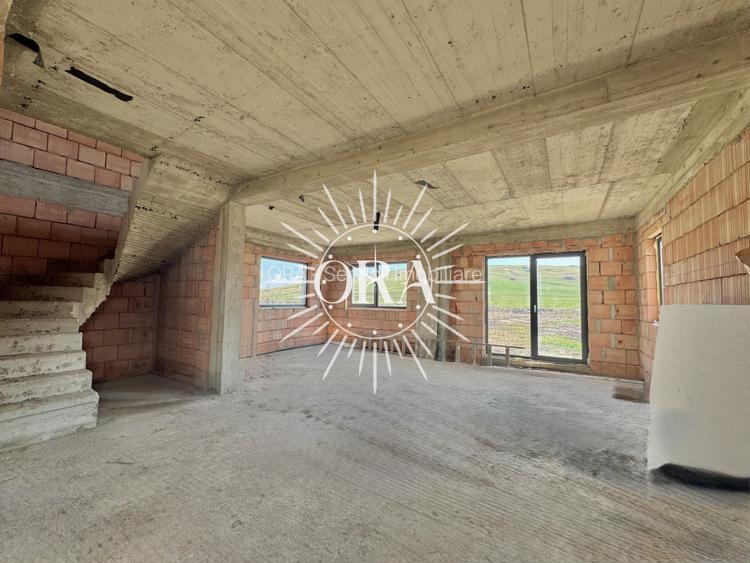 CASĂ INDIVIDUALĂ SEMIFINISATA DE VÂNZARE ÎN DEZMIR - 4 CAMERE - 500 MP GRĂDINA - 2