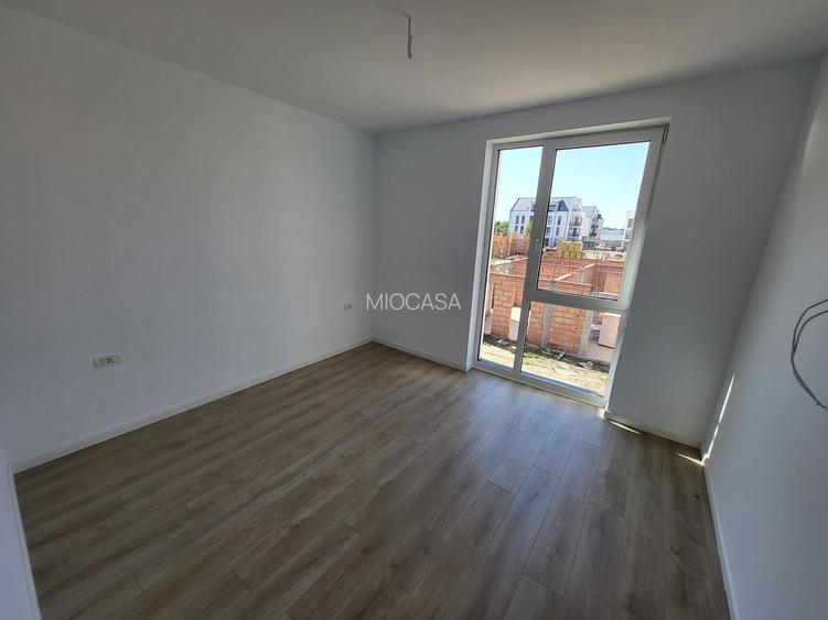 COMISION%. BLOC NOU in ORAS. ETAJ 1. Langa Magazine si mijloace de transport - 10