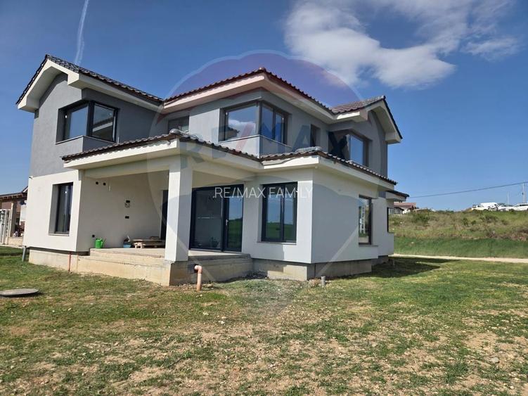 Casă deosebita cu 4 dormitoare in Oradea- Cihei - 2