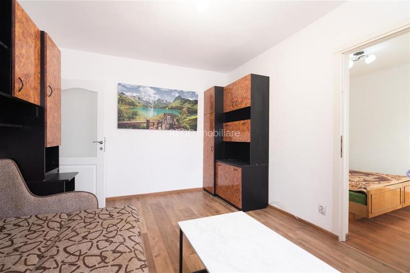 RECO Apartament 2 camere decomandat Rogerius etajul 3 - 9