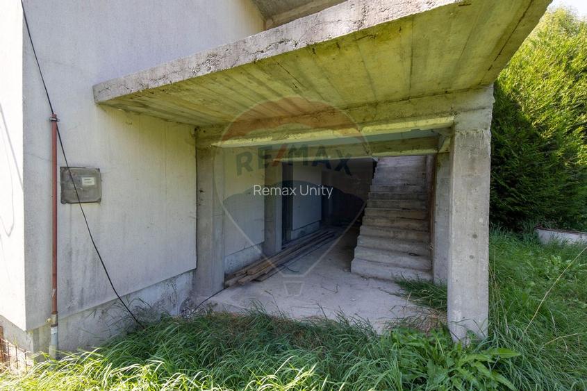 Casă / Vilă cu 8 camere / 7 bai de vânzare, Moieciu de Jos - 35