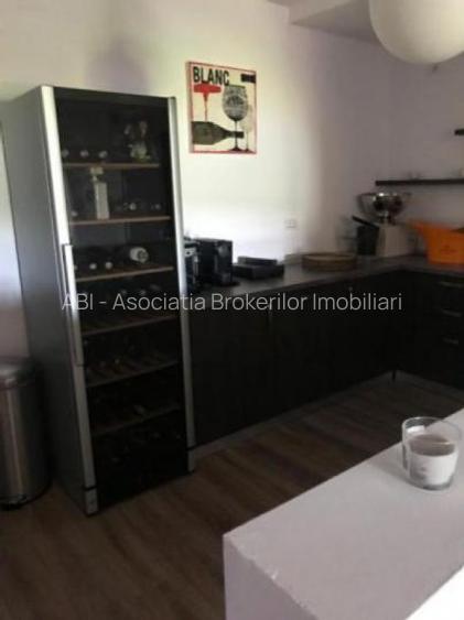 Vila cu piscina pe malul Lacului Snagov teren 2000mp 6900eu/luna sau 1950k vanza - 12