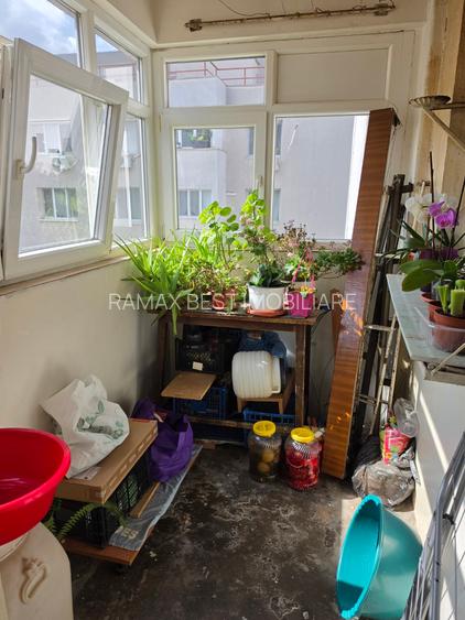 1 Decembrie 1918, Trapezului intersectie Prevederii, 3 minute metrou - 8