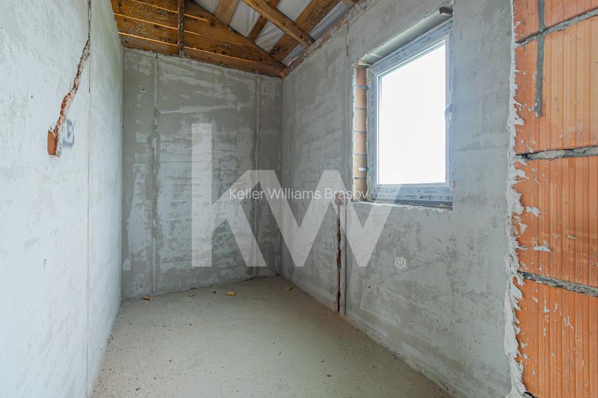 Casa singur in curte, la rosu, Izvor, Comision 0% - 10