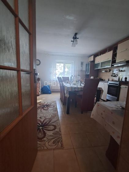 Casa 2 niveluri, compusa din 2 apartamente distincte, Tomesti - 2