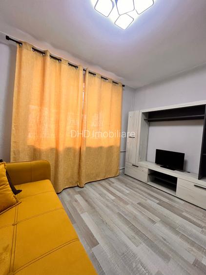 Cameră de cămin cu baie proprie,cu chirias,zona Mihail Sturdza,etaj 1 - 7