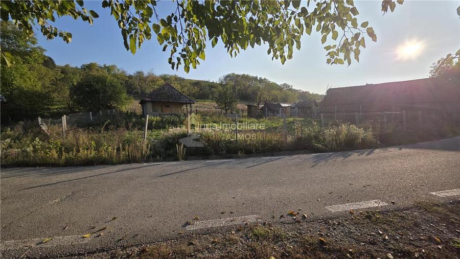 CASA  CU TEREN 2860 MP MOCIU - 2