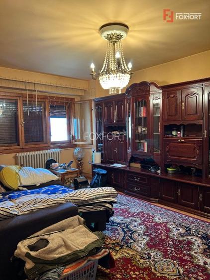 Apartament cu 3 camere, decomandat - zona Aradului - 2