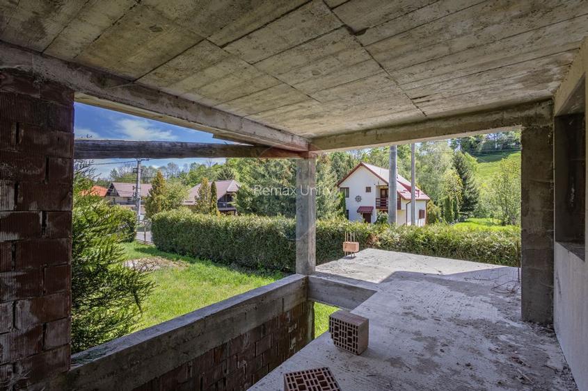 Casă / Vilă cu 8 camere / 7 bai de vânzare, Moieciu de Jos - 9