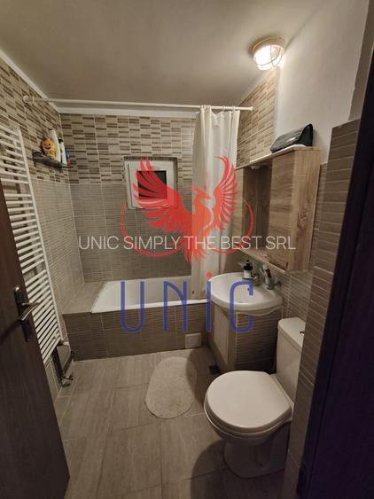 3 decomandate 1 Mai - 6