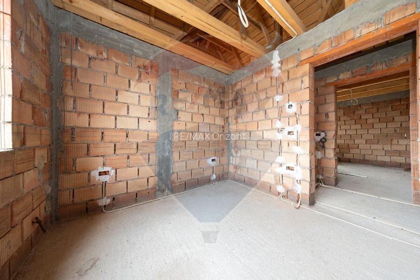 Casă P+1 la roșu + anexă mobilată - 18