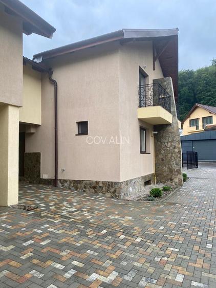 Casa tip duplex D+P+M situata in Noua,4 camere,2 bai, 2 balcoane, loc de parcare - 2