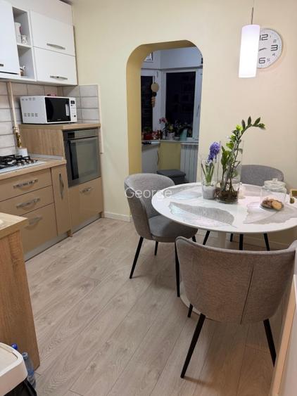 Proprietar - apartament 2 camere, decomandat, 2 balcoane, et.1 - 10