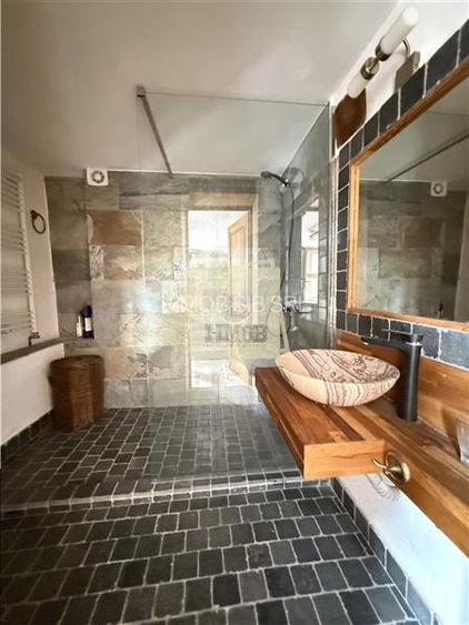 Casa ultracentrala complet renovata 6 camere 3 bai Cisnadioara - 32