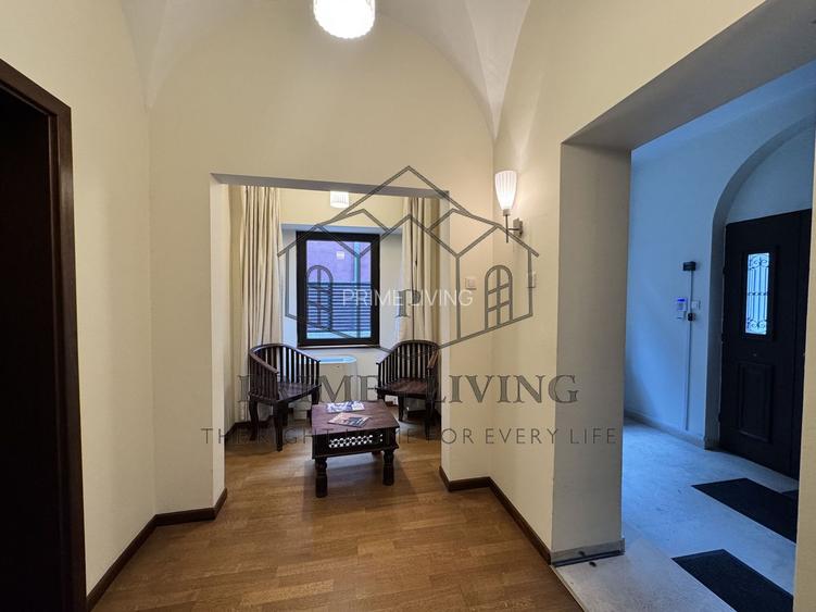 VILA DEOSEBITĂ LA VÂNZARE ÎN ZONA CENTRALĂ APROAPE DE CALEA PLEVNEI - 2