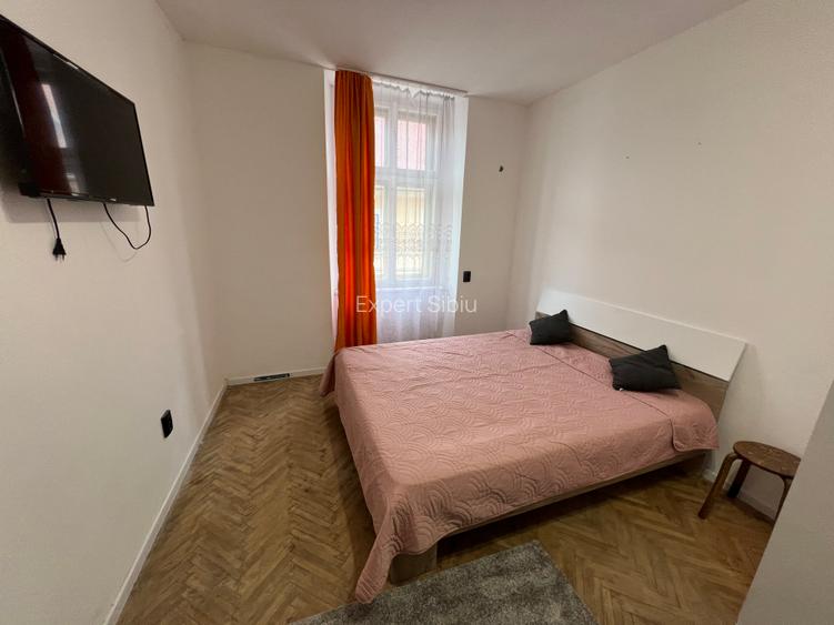 De închiriat apartament 3 camere la casă – Ultracentral, Str. Turnului - 7