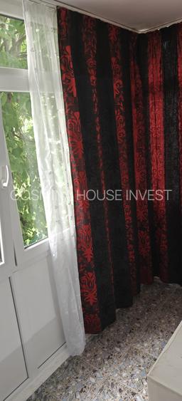 Vand in Nord,bloc cubulet ,et1,ap2camere decomandat,pret 68000 euro neogociabil. - 2