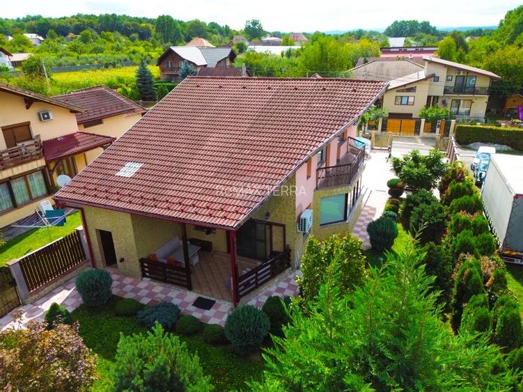 Eleganță și confort într-o casă cu personalitate - 25