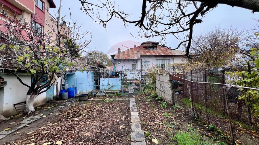 Casă / Vilă cu 3 camere de vânzare pe strada Domnească, Galați - 2
