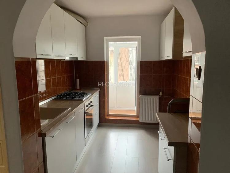 REPUBLICII-Brezeanu- 2cam, cf1, dec, 3/4, G,F,T - 80000 euro - 6