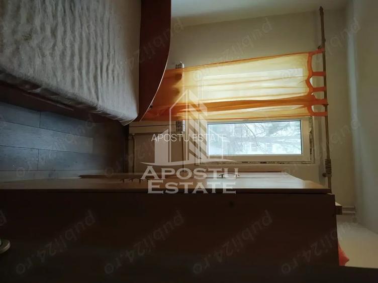Apartament 3 camere semidecomandat zona Sagului - 3