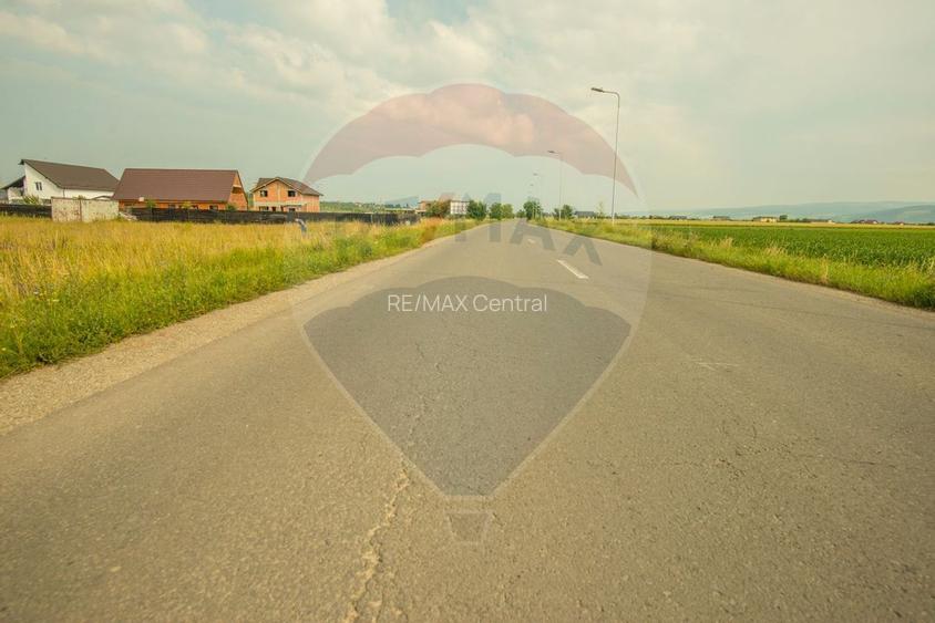 Teren Bod -Strada Harmanului, 732mp, posibil 1098mp/ 2196mp, utilitati - 10