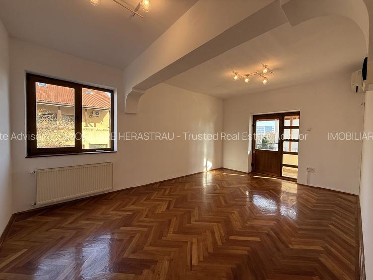 Vila spațioasă în Sisesti | 600 mp | 9 locuri de parcare | Teren 1500 mp - 22