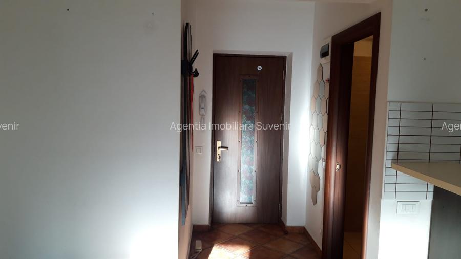 De inchiriat 2 camere , 1/4 ,Stefan cel Mare ( Circ ),  nemobilat, 450 E/luna. - 2