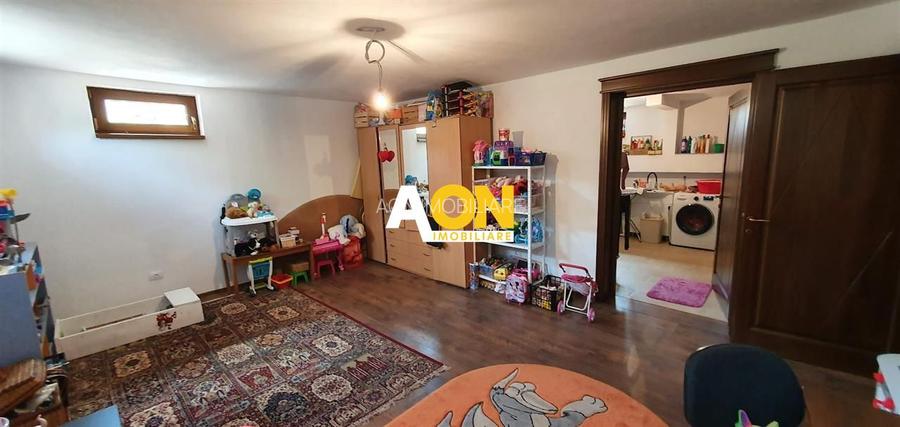 Casa parter+demisol, 1200 mp teren, pretabila pt 2 familii, Sard - 21