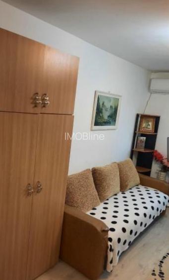 garsonieră zona Poarta 6 mobilată utilată 22 mp - 2
