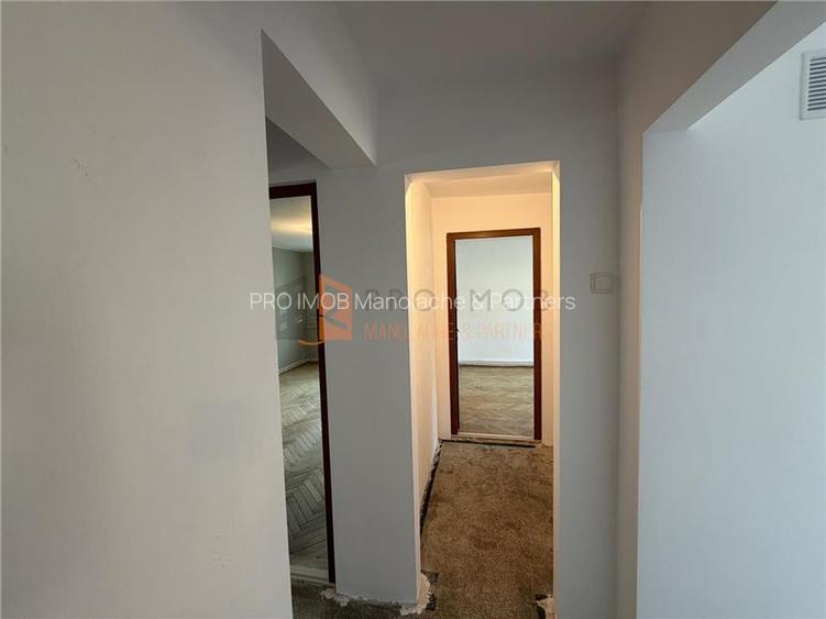 Apartament 3 camere cf 1 decomandat Zona Micro 14 - 12