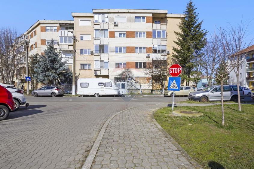 Apartament cu 2 camere decomandat de vanzare in zona 300 Arad - 13