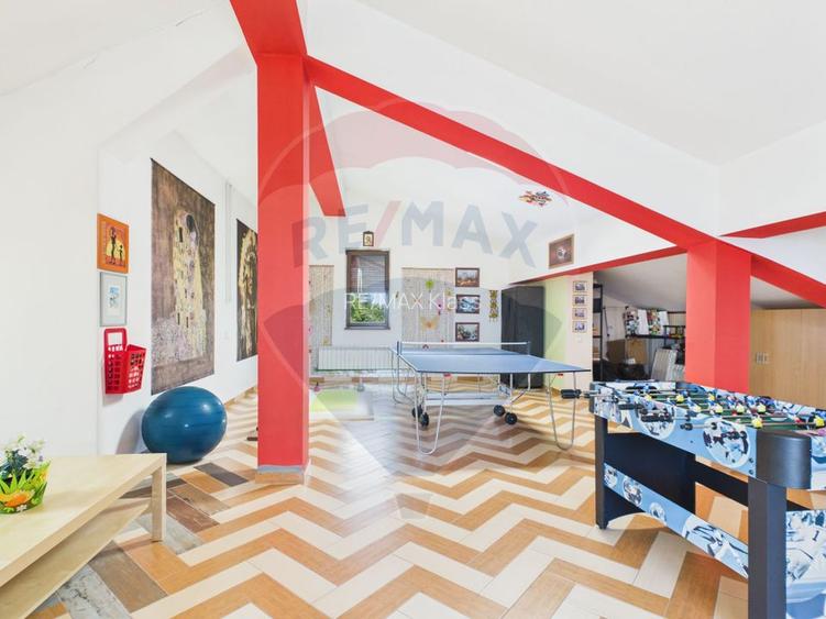 Casă / Vilă cu 6 camere de vânzare - 16