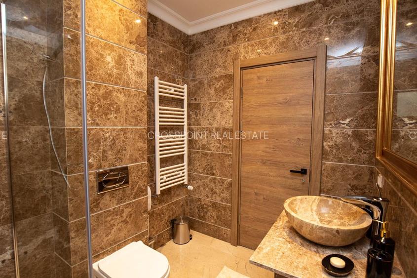 Vila elegantă cu piscină și curte spectaculoasă! - 51