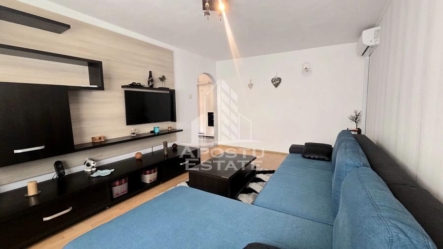 Apartament de vanzare cu 3 camere, decomandat,centrala proprie,Lipovei