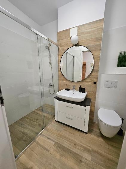 125000 euro | Proprietar | 2 camere | 1 baie | Mobilat și utilat | Loc de parc