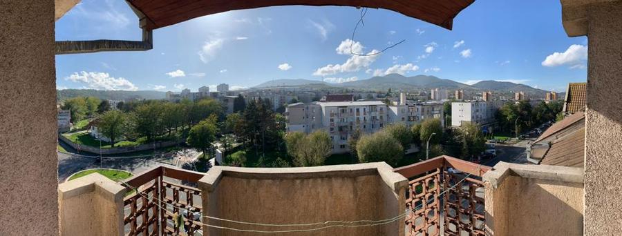 Vand apartament 5 camere cu scara interioara in Deva, etaj 4 si 5, acoperit cu p